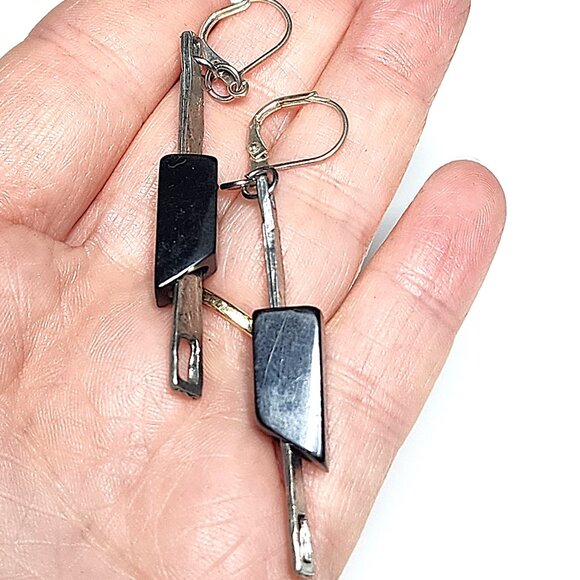 Black zipper pull pewter artisan earrings - Picture 2 of 7